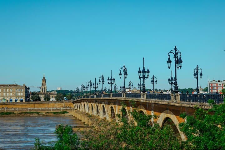 Bordeaux Private Walking Tour with a Local