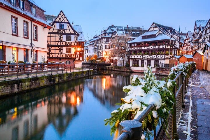 A Private Christmas Walking Tour in Strasbourg with Mulled wine