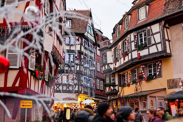 A Private Christmas Walking Tour in Strasbourg with Mulled wine