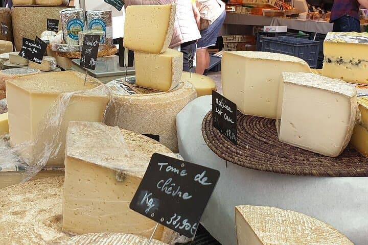 Private Walking Tour of SARLAT with Tastings by Exploreo24