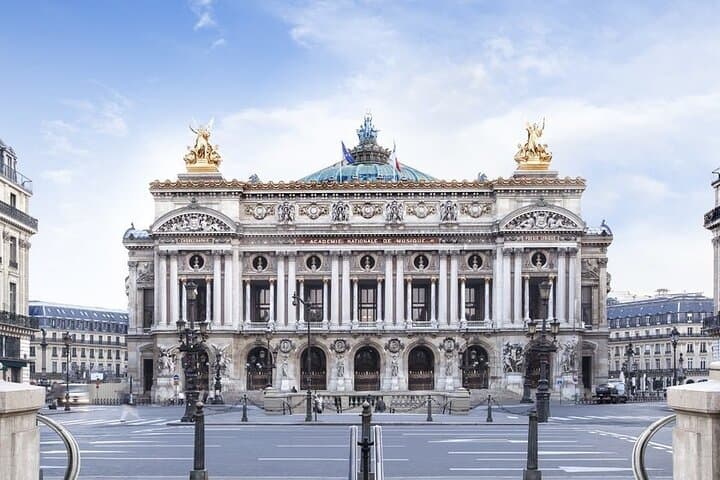 Paris Private Airport Transfer & City Sightseeing Tour