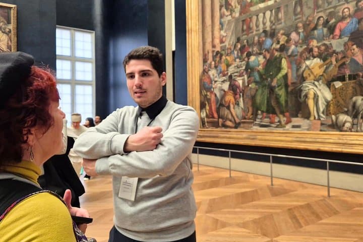 Louvre Museum Must-Sees Small-Group Spanish Guided Tour & Entry