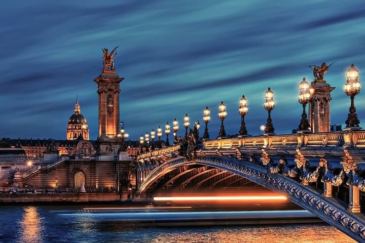 TOP Paris : Private Guided Tour with your mobile