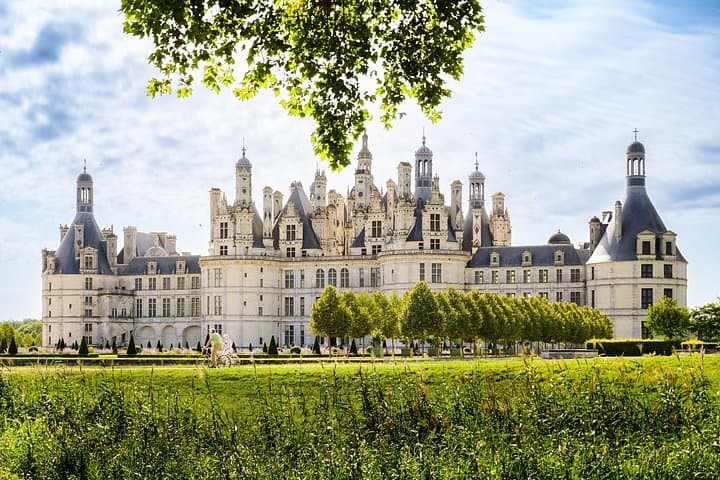 Chambord Castle & Chenonceau Small Group(2-6) with Hotel Pick Up