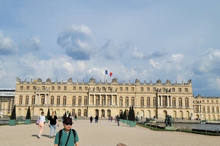 Self Guided Tour to the Versailles with Timed Passport Ticket