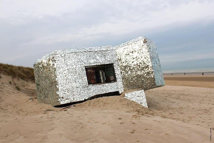 Mirror Blockhouse (Leffrinckoucke): When art meets the history of the Atlantic Wall on the dunes.