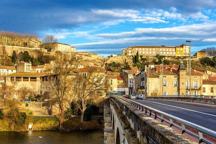 Hello Béziers: Private 2-Hour Intro City Walk with Local Guide