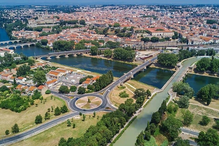 Hello Béziers: Private 2-Hour Intro City Walk with Local Guide