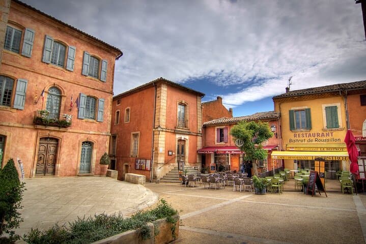Gordes & Roussillon - Luberon Towns Morning Tour from Avignon