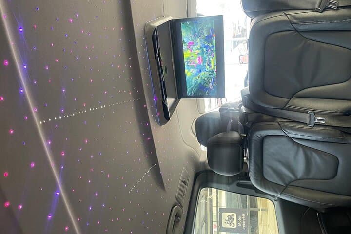 Private shuttle Charles DE Gaulle Airport to Paris
