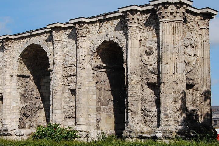 Reims Scavenger Hunt & Highlights Self-Guided Walking Tour