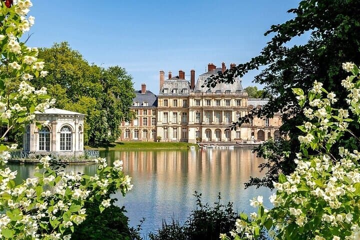 Fontainebleau & Barbizon Half-Day Trip from Paris with Entry