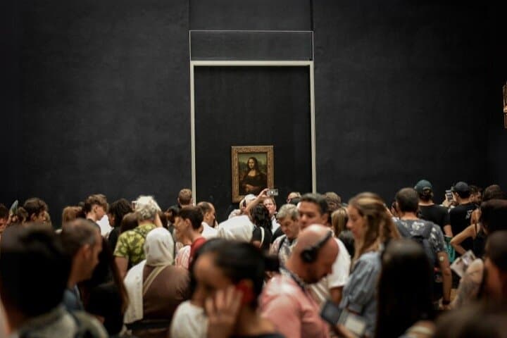Louvre Museum Experience with Optional Macaron Tasting