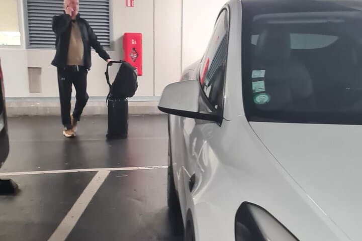 Private Transfer CDG → Disneyland Paris | Electric One-Way