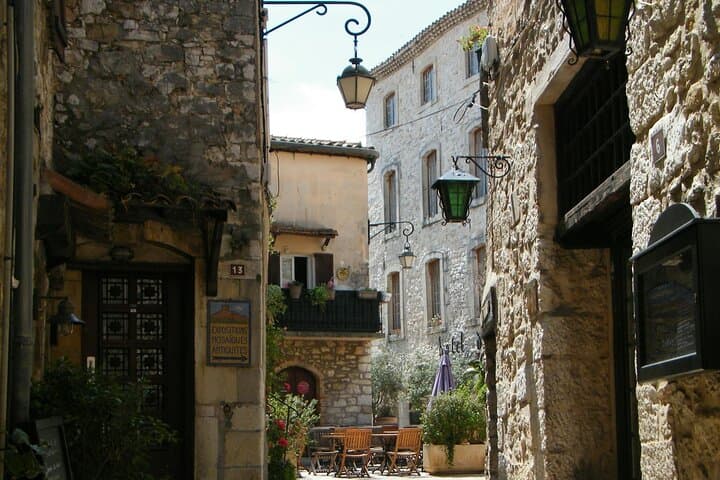Cannes, Antibes, Saint-Paul-de-Vence Private or Semi-Private Tour