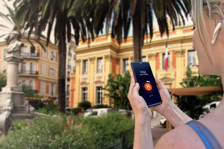 Visit of Menton in freedom: In front of the Palace of Europe and its exotic gardens.