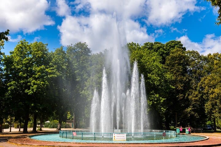Parc de la Pépinière: Nancy's "Green Lung" and its large jet of water, right next to the square.