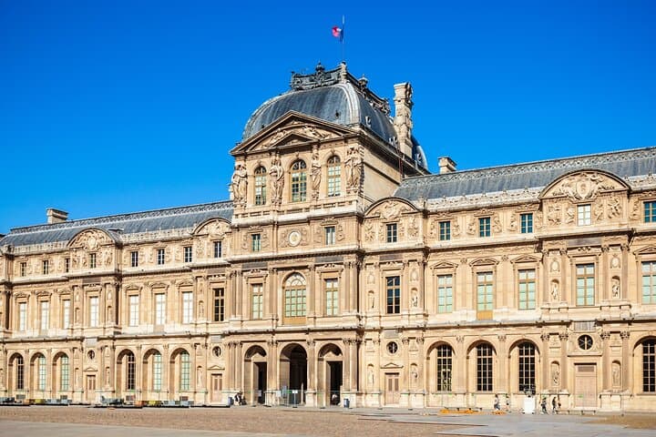 Louvre Guided Tour with Entry and Audio Tour