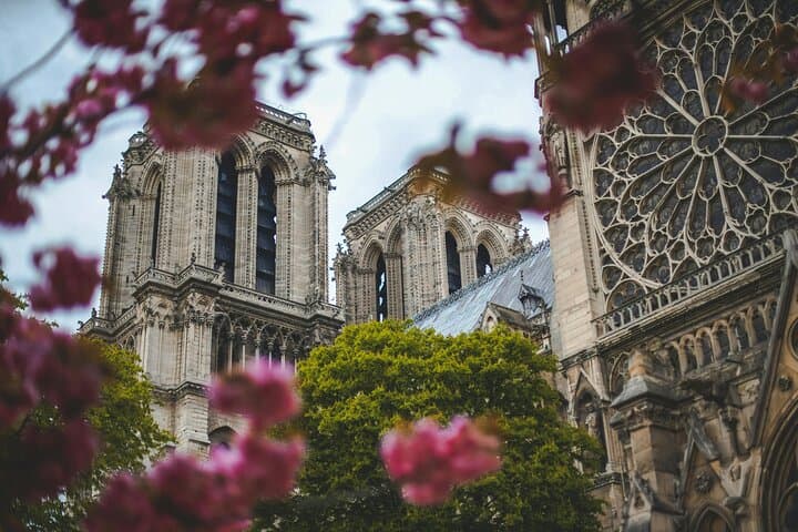 Half-Day Private Paris City Tour with Private Guide and Driver
