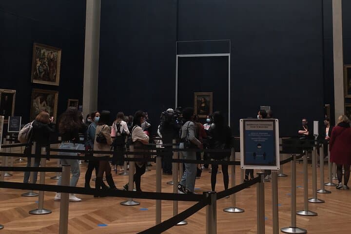 Louvre Museum & Mona Lisa Guided Tour with Reserved Entry