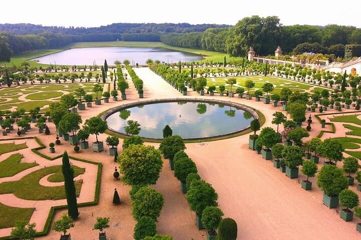 Versailles Palace And Gardens Private Tour with Champagne