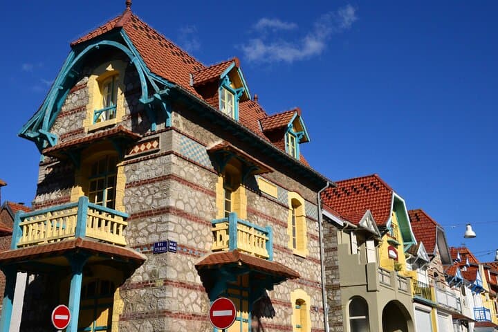 Villas Touquettoises: The whimsical seaside architecture of the early 20th century, a true open-air museum.
