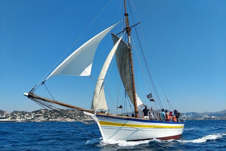 Sunset by sail and buffet and wines of Provence