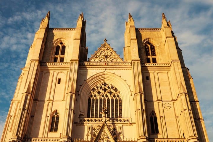 TOP Nantes : Private Guided Tour with your mobile