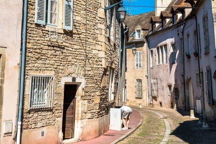 Hello Beaune: Private 2-Hour Intro City Walk with Local Guide