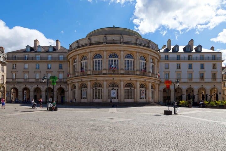 Hello Rennes: Private 2-Hour Intro City Walk with Local Guide