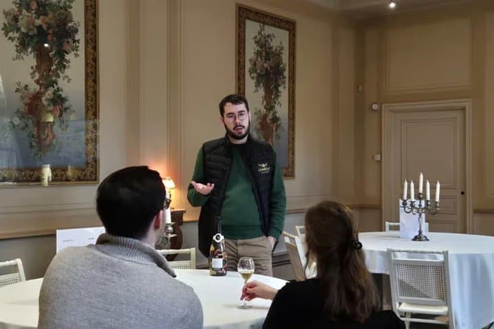 Private Champagne Day Trip from Paris with 7 Tastings & Lunch