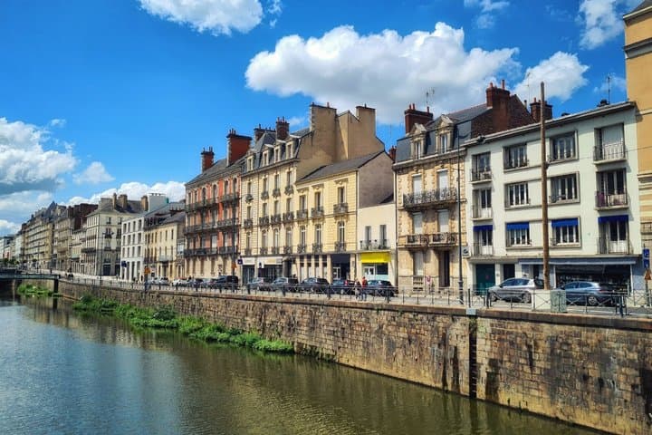 Quays de la Vilaine: A pleasant walk along the canalized river, offering an open view of the city center.