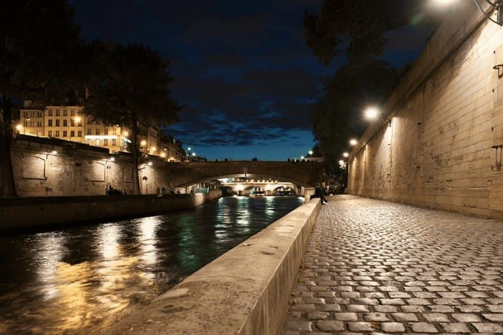 Haunted Walking Tour Along the Seine River in Paris