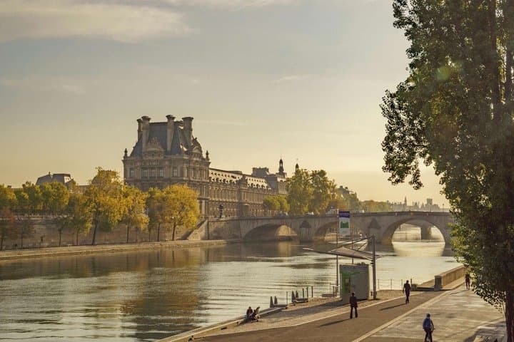 Haunted Walking Tour Along the Seine River in Paris