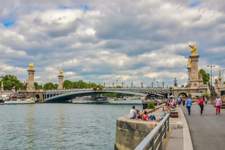 Haunted Walking Tour Along the Seine River in Paris