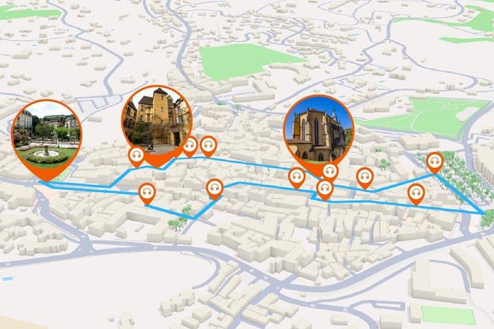 Full tour: An immersion in one of the most beautiful medieval cities in Europe, between cobblestone streets and mansions.