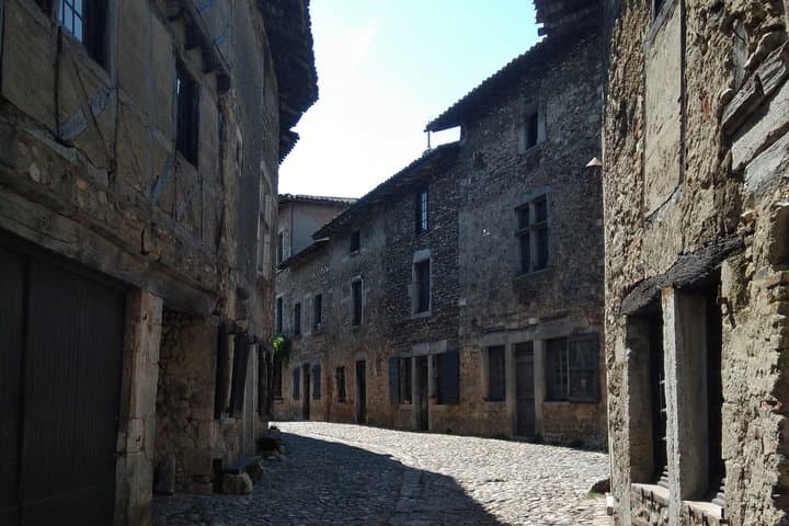 Half Day Private Tour to the Medieval Town of Perouges