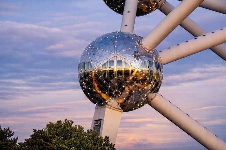From Paris to Brussels City Tour with Atomium and Beer Tasting
