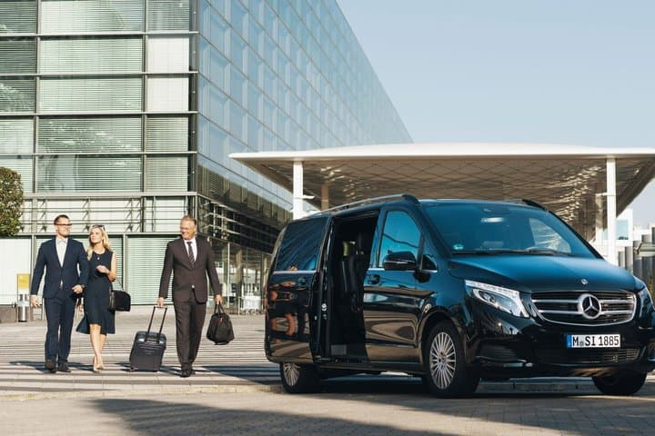 Round Trip Transfer from Charles de Gaulle or Orly Airports to Disneyland Paris