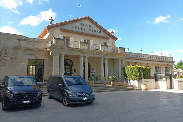 Private tour in Arles: entrances included in Roman monuments!