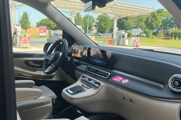 Kamelek Trans: Luxury Private Transfers in Paris