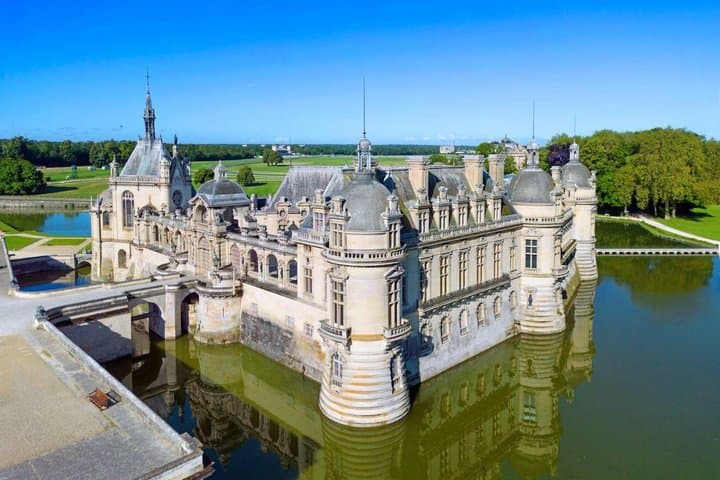 From Paris: Private Day Trip to Château de Chantilly & Gardens