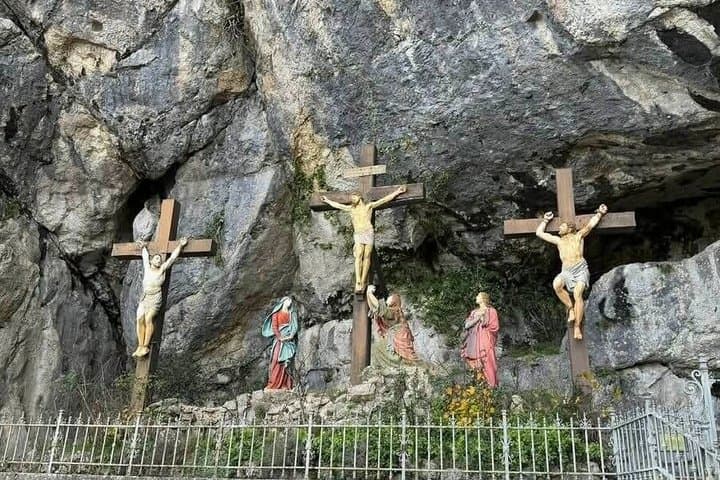 Mary Magdalen Cave & Basilica of St Maximin on a private tour