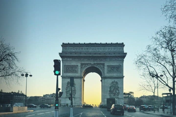 Paris Private Airport Transfer CDG, Orly and Train Stations