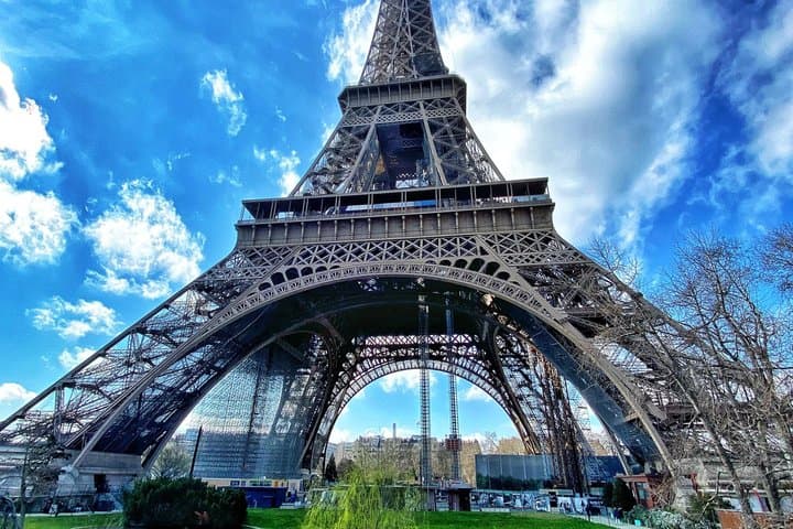 Paris Driving Tour with Photo Stops