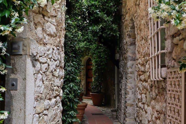 Excursion 5 hours creation of Fragonard Perfume and visit of Eze included