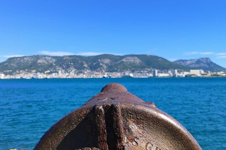 Guided Walking Tour of Old Town Toulon : Secrets and Stories
