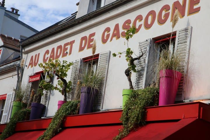 The Best Unseen Sights of Paris, Half a day walking Tour