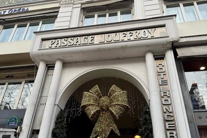 Secret Covered Passages Tour in Paris