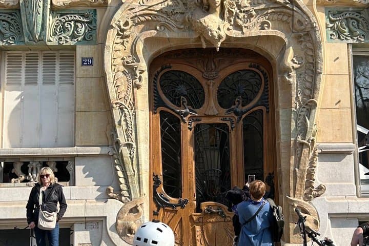 Guided tour of Paris by electric scooter. A fun and unique ride